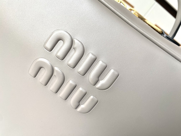 スーパーコピーブランドバッグ全体デザイン